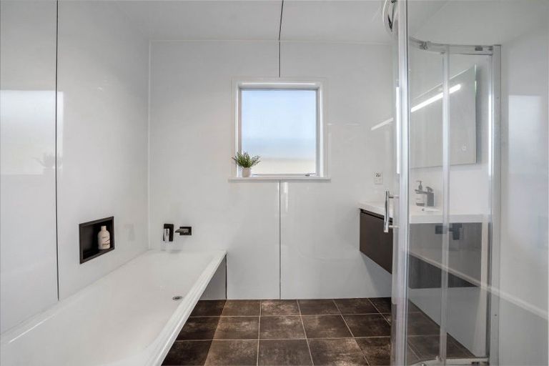 Photo of property in 24 Great North Road, Winton, 9720