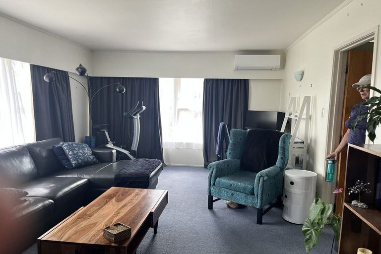 Photo of property in 1/24 Gordon Avenue, Milford, Auckland, 0620