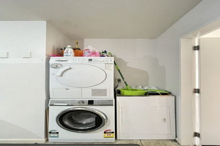 Photo of property in 23 Gifford Grove, Churton Park, Wellington, 6037