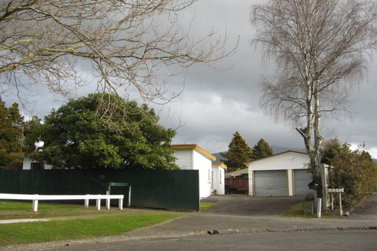 Photo of property in 10 Mihipeka Grove, Turangi, 3334