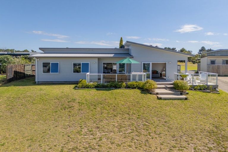 Photo of property in 147 The Fairway, Matarangi, Whitianga, 3592