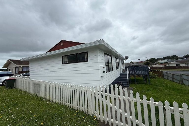 Photo of property in 3/1 Rebecca Rise, Weymouth, Auckland, 2103