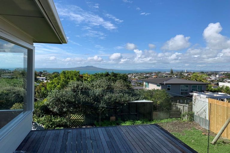 Photo of property in 131 East Coast Road, Castor Bay, Auckland, 0620