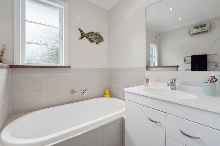 Photo of property in 75 Guy Avenue, Takaro, Palmerston North, 4410