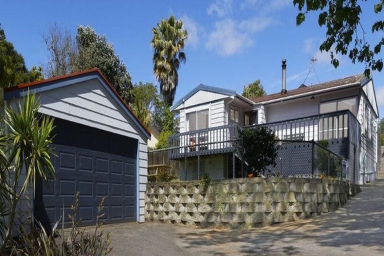 Photo of property in 103 Konini Road, Titirangi, Auckland, 0604