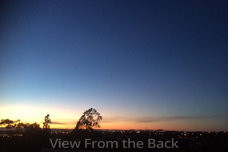 Photo of property in 1/13 Target Road, Totara Vale, Auckland, 0629