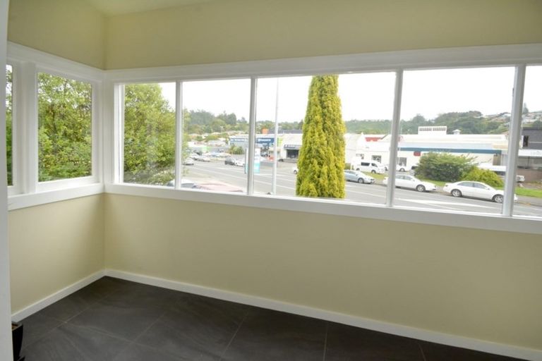 Photo of property in 121 Kaikorai Valley Road, Glenross, Dunedin, 9011