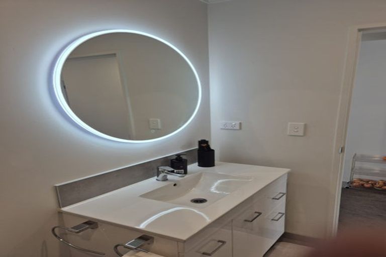 Photo of property in 16 Kutukutu Street, Takanini, 2112