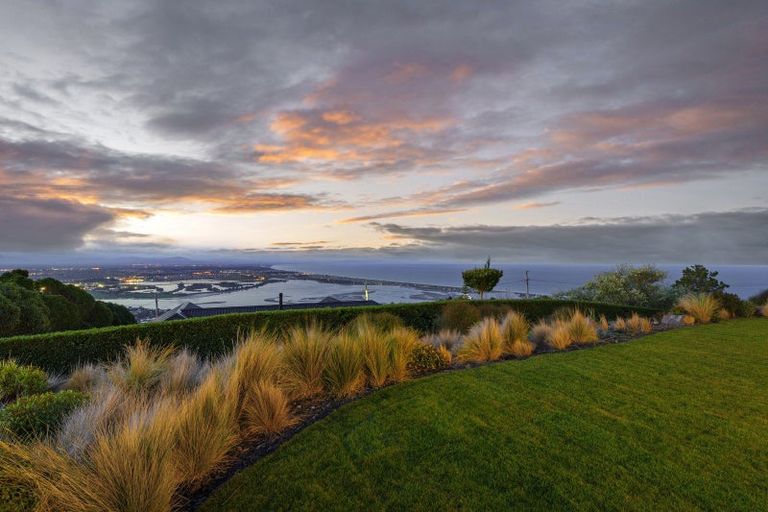 Photo of property in 342 Mount Pleasant Road, Mount Pleasant, Christchurch, 8081