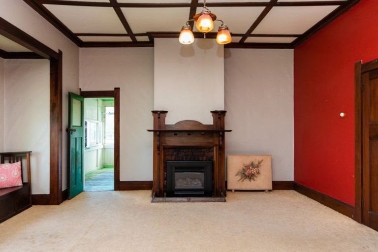 Photo of property in 20 Roslyn Road, Bluff Hill, Napier, 4110