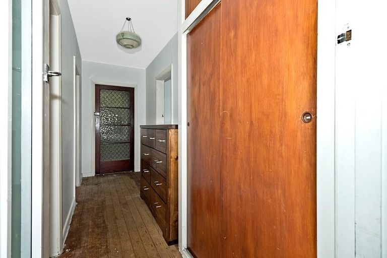 Photo of property in 10 Mcfaddens Road, St Albans, Christchurch, 8052