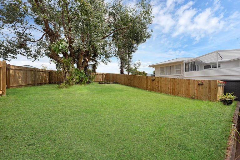 Photo of property in 1/10 Mildmay Road, Henderson, Auckland, 0610