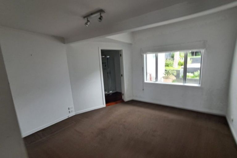 Photo of property in 2/21 Hythe Terrace, Mairangi Bay, Auckland, 0630