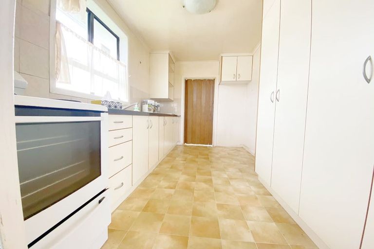 Photo of property in 14 Wharf Road, Te Atatu Peninsula, Auckland, 0610