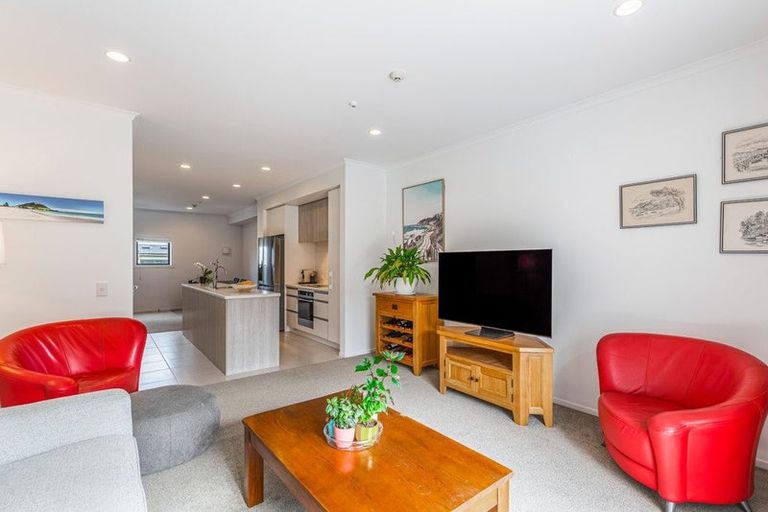 Photo of property in 17 Kanuka Road, Hobsonville, Auckland, 0616