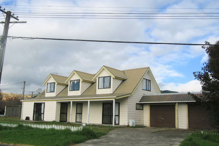 Photo of property in 1 Parakai Street, Paraparaumu, 5032