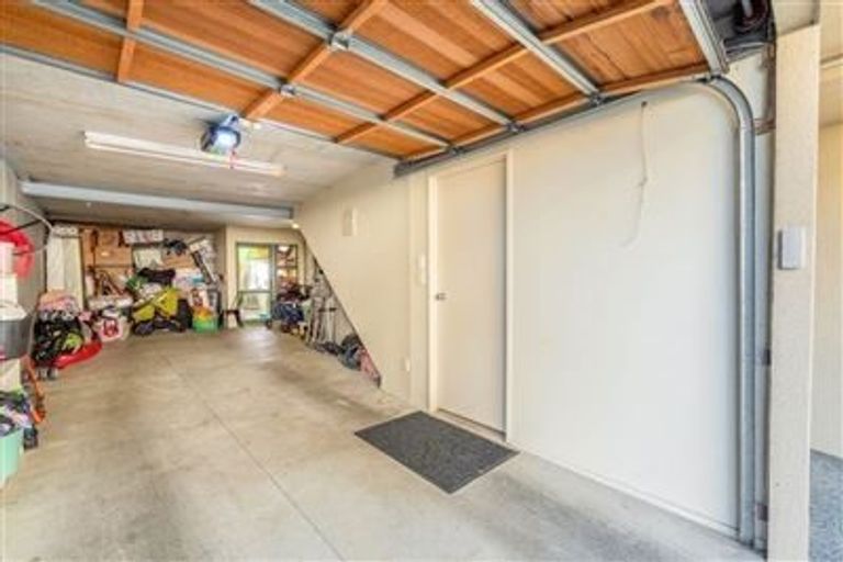 Photo of property in 5/1 Hillcrest Avenue, Hillcrest, Auckland, 0627