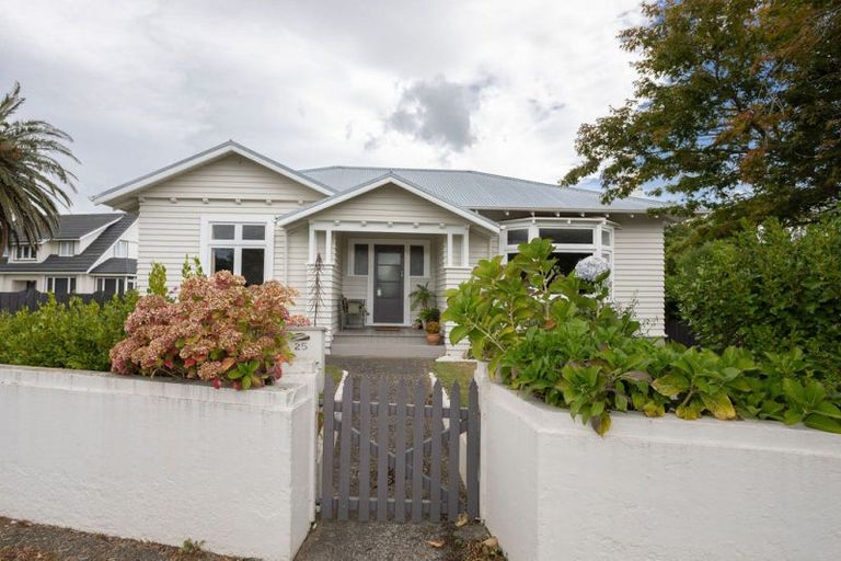 Photo of property in 25 Hospital Street, Dannevirke, 4930