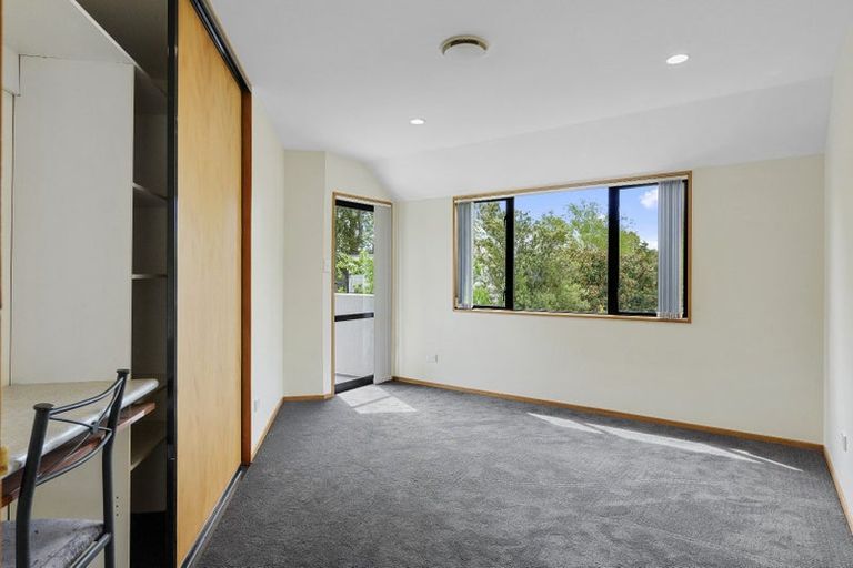 Photo of property in 3a Memorial Avenue, Ilam, Christchurch, 8053