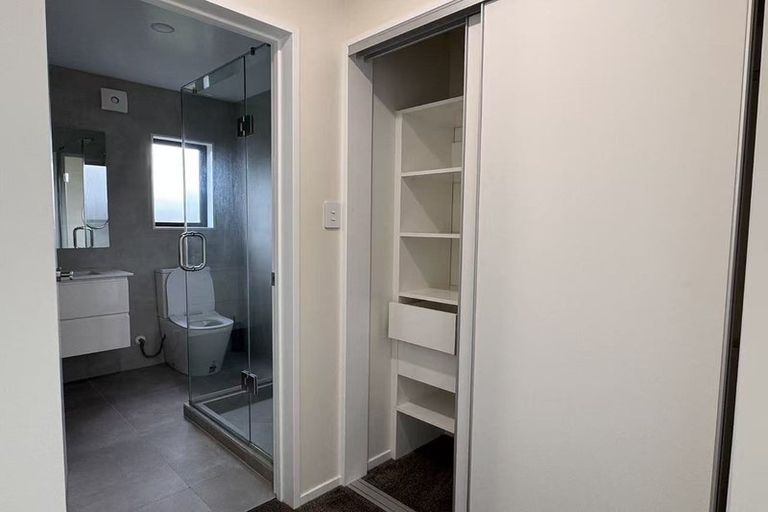 Photo of property in 45c Greenvalley Rise, Glenfield, Auckland, 0629