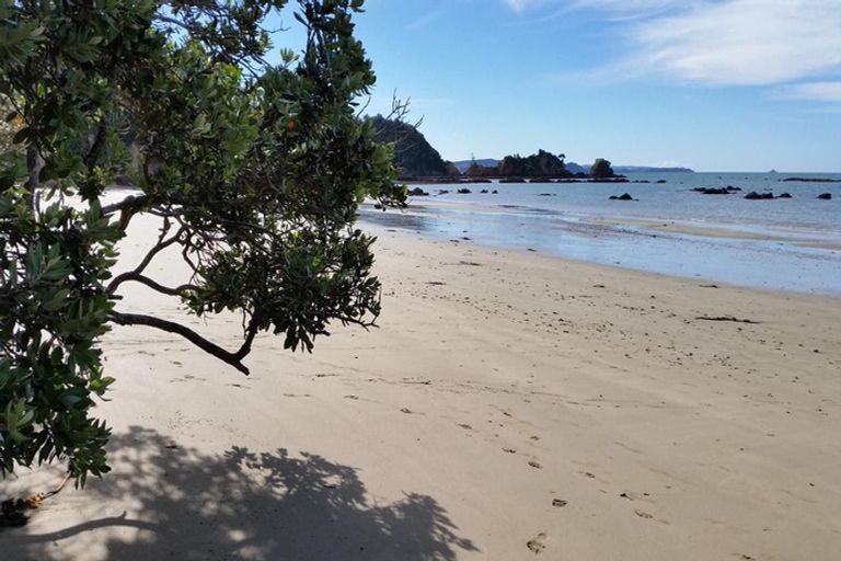 Photo of property in 170 Howard Road, Orere Point, Papakura, 2585