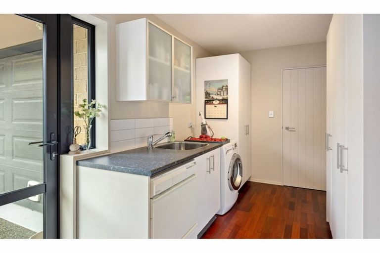 Photo of property in 10 Sovereign Gardens, Halswell, Christchurch, 8025