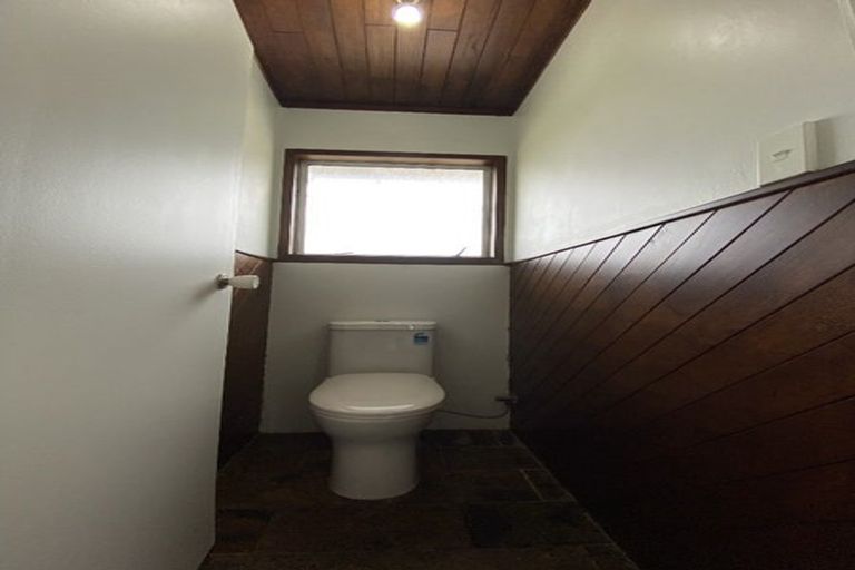 Photo of property in 24 Mirrabooka Avenue, Botany Downs, Auckland, 2010