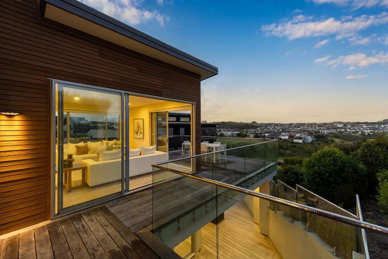 Photo of property in 7 Bounty Road, Long Bay, Auckland, 0630