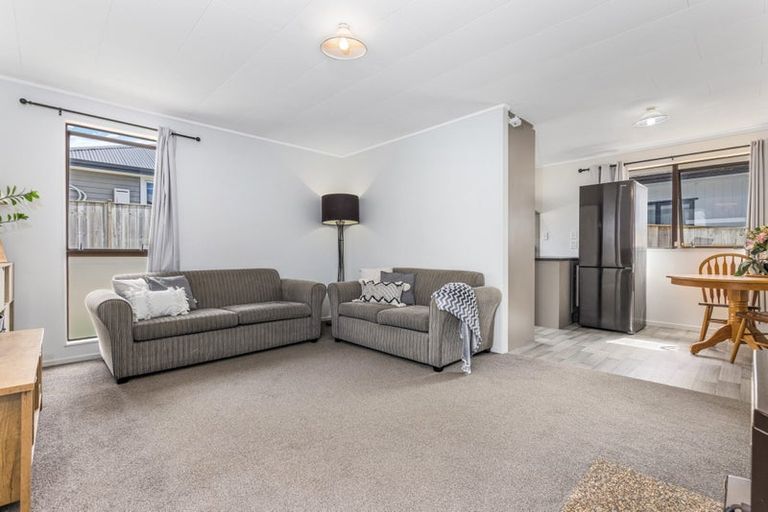 Photo of property in 7d Collingwood Road, Waiuku, 2123