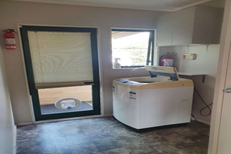 Photo of property in 3a Mawney Road, Henderson, Auckland, 0610