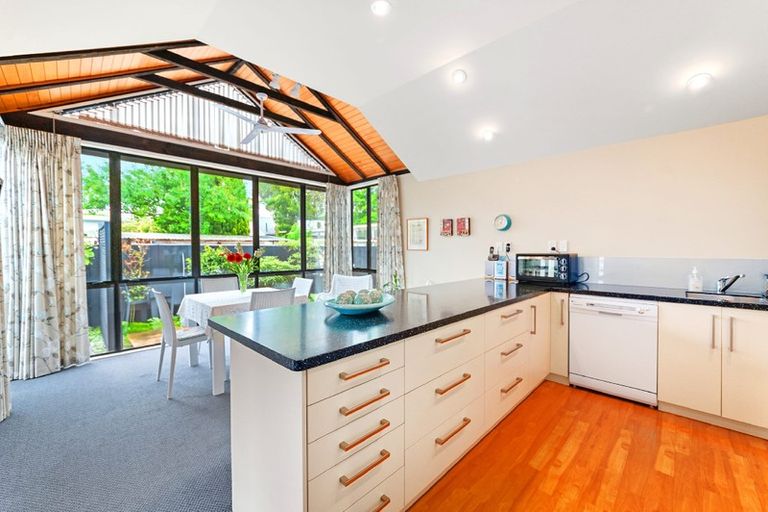Photo of property in 2/95 Saint James Avenue, Papanui, Christchurch, 8053