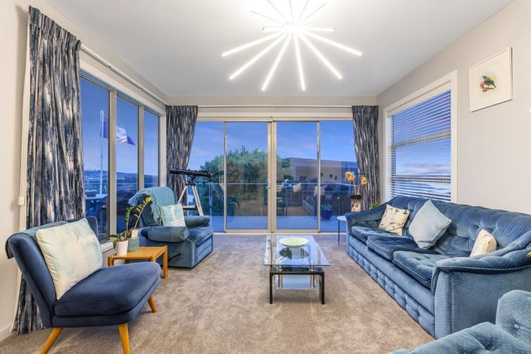 Photo of property in 5 Seascape View, Paremata, Porirua, 5024