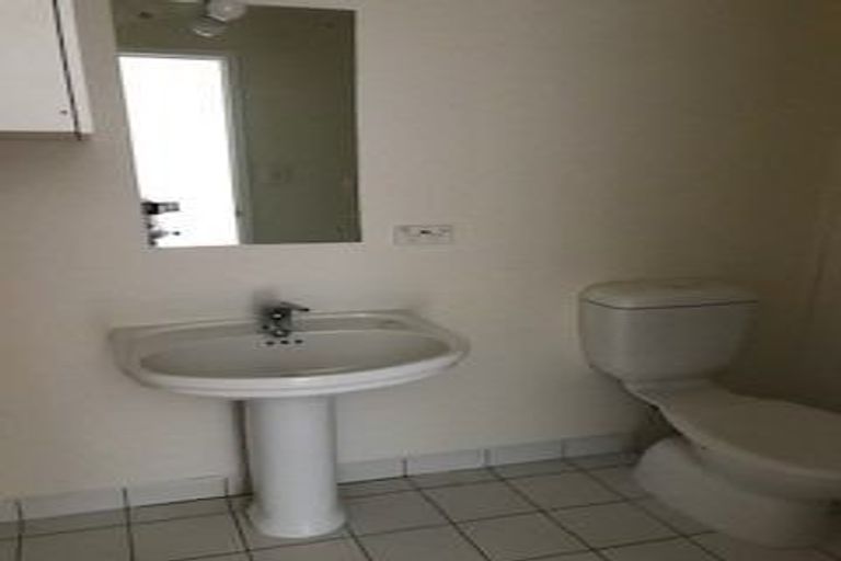 Photo of property in 17d/30 Westward Ho, Glen Eden, Auckland, 0602