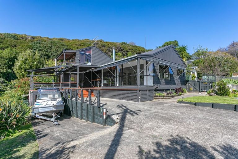 Photo of property in 19 Puriri Road, Te Kouma, Coromandel, 3581