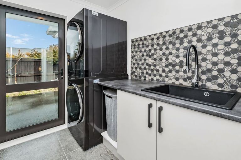 Photo of property in 6b Heritage Close, Rolleston, 7614