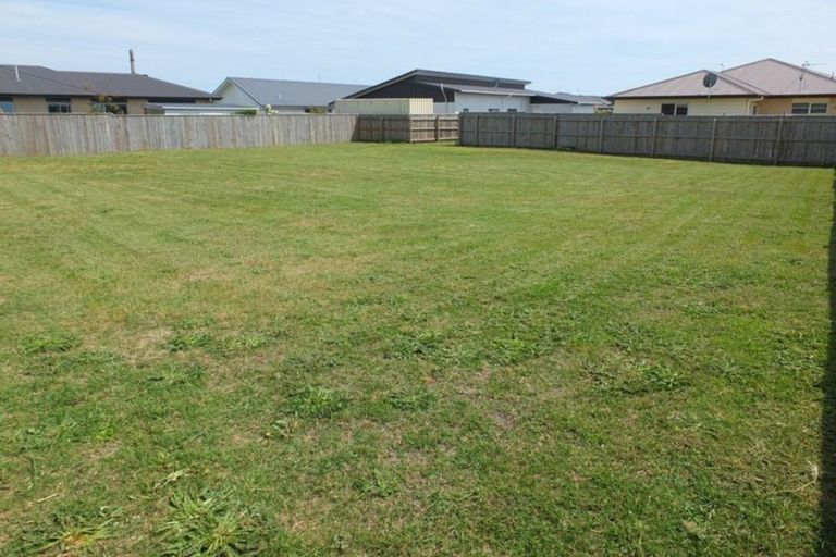 Photo of property in 6 Oxnam Place, Foxton Beach, Foxton, 4815