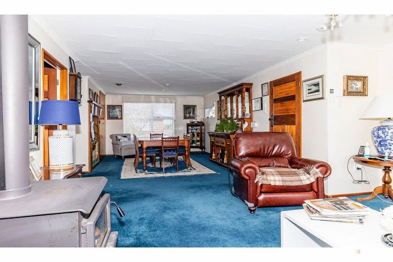 Photo of property in 12 Parsonage Road, Waimate, 7924