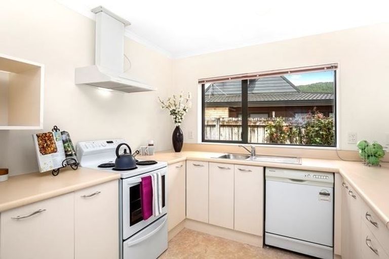 Photo of property in Redwood Village, 45/42 Main Road, Tawa, Wellington, 5028