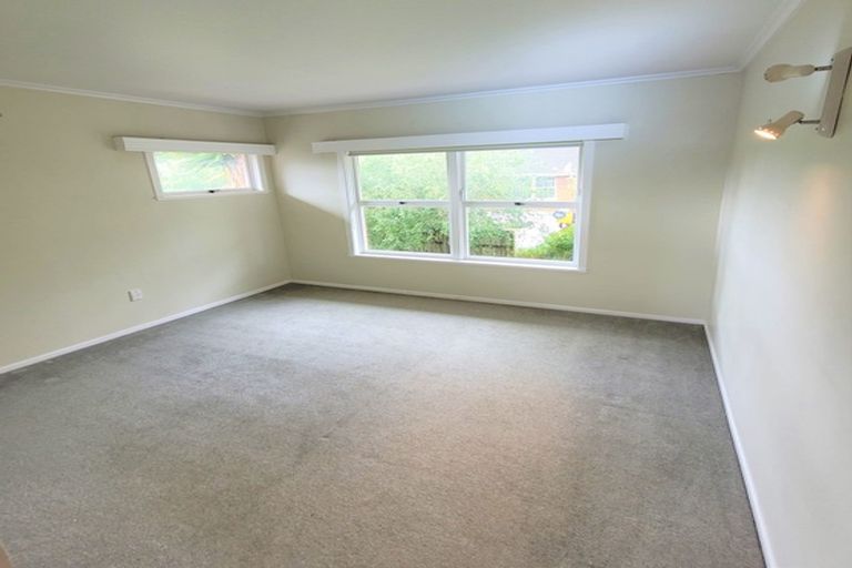 Photo of property in 1 Marsh Avenue, Forrest Hill, Auckland, 0620