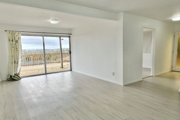 Photo of property in 575 East Coast Road, Browns Bay, Auckland, 0630