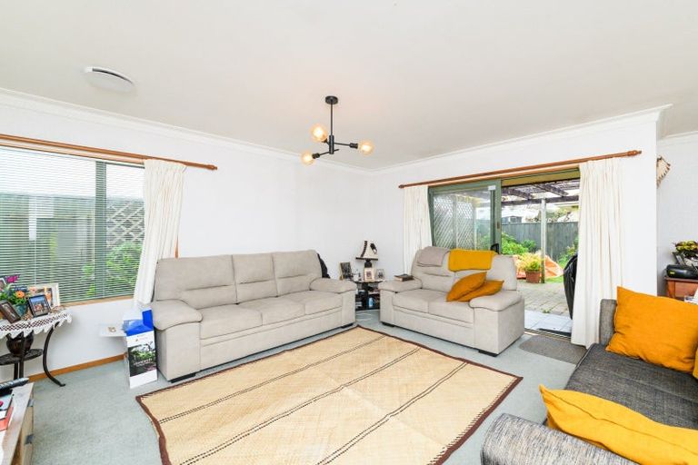 Photo of property in 9 Edgecombe Court, Roslyn, Palmerston North, 4414