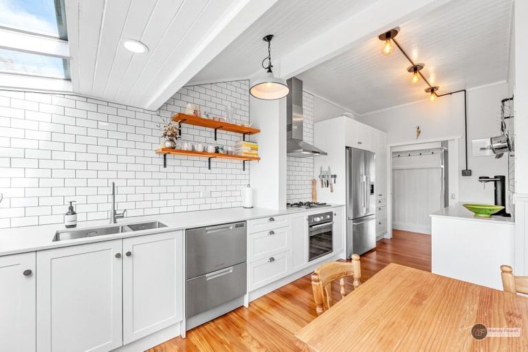 Photo of property in 4 West Grove, Alicetown, Lower Hutt, 5010