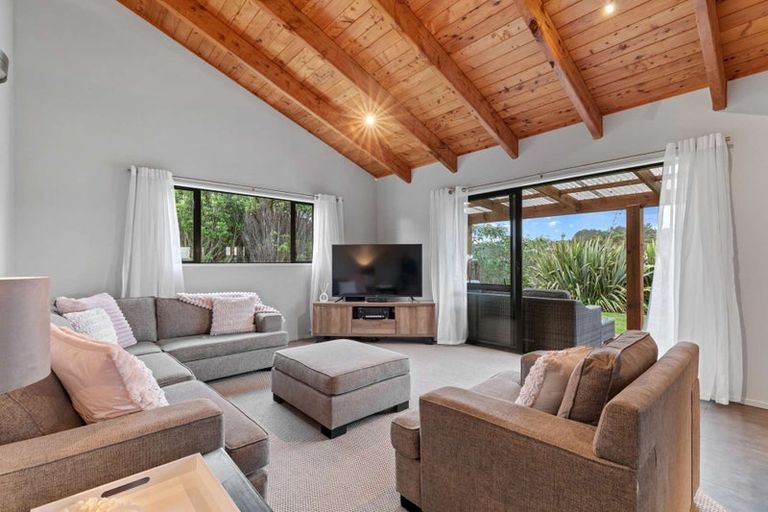 Photo of property in 499 Shelly Beach Road, South Head, Helensville, 0874