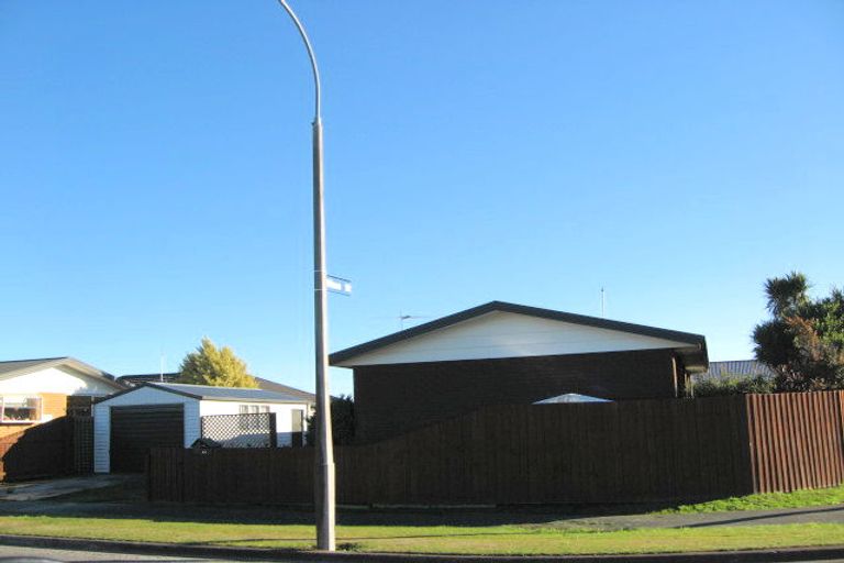 Photo of property in 2/43 Brixton Street, Islington, Christchurch, 8042