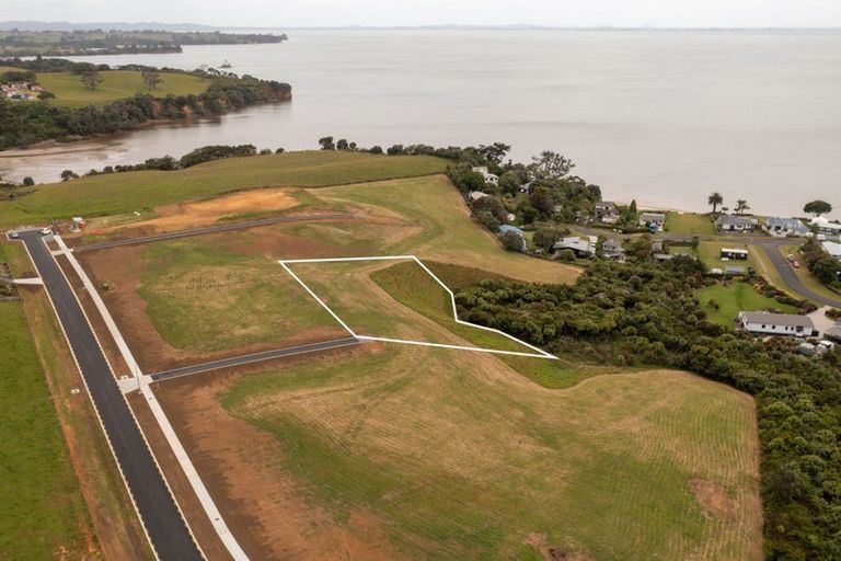 Photo of property in 40 Opoia Drive, Awhitu, 2684