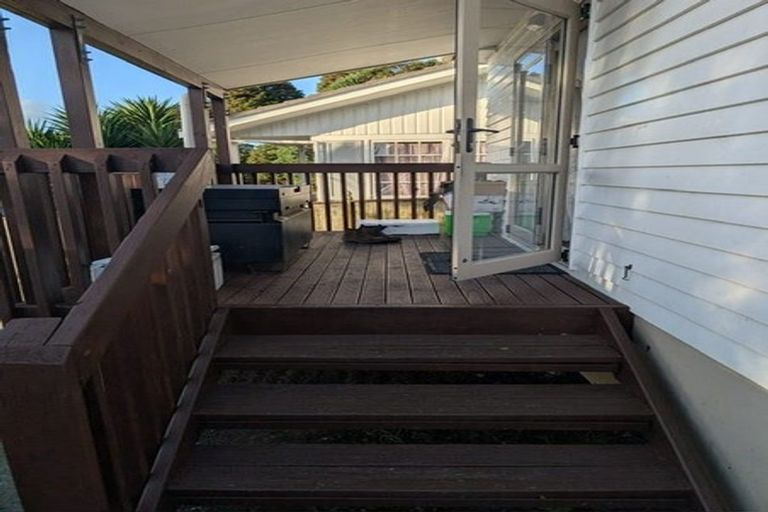 Photo of property in 22 Burbank Avenue, Manurewa, Auckland, 2102