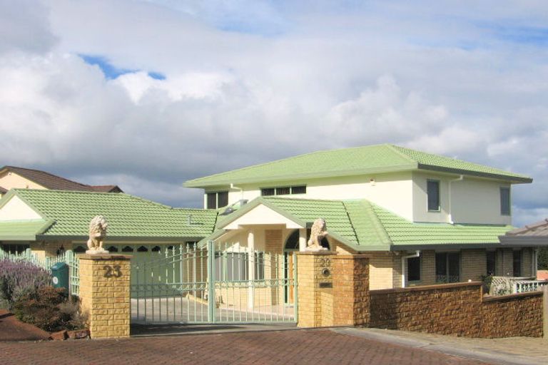 Photo of property in 23 Lobelia Rise, Goodwood Heights, Auckland, 2105