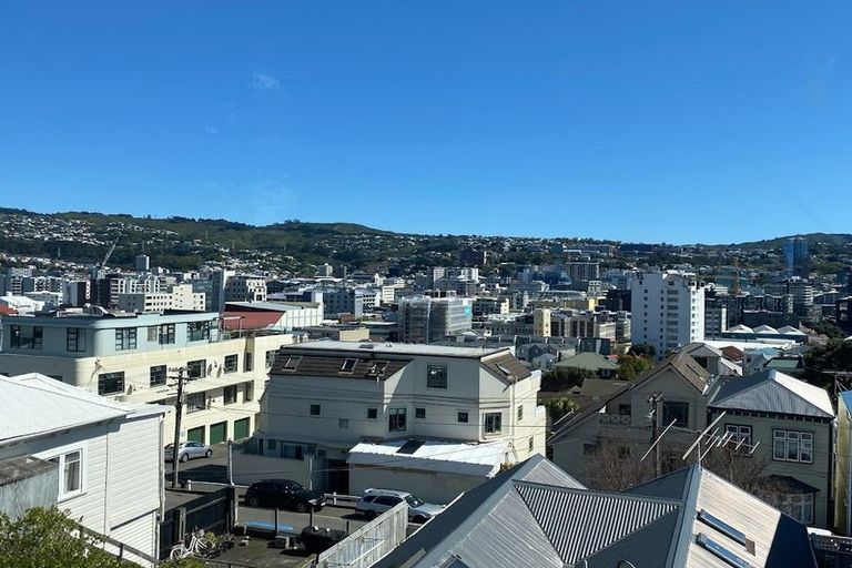 Photo of property in 25a Earls Terrace, Mount Victoria, Wellington, 6011