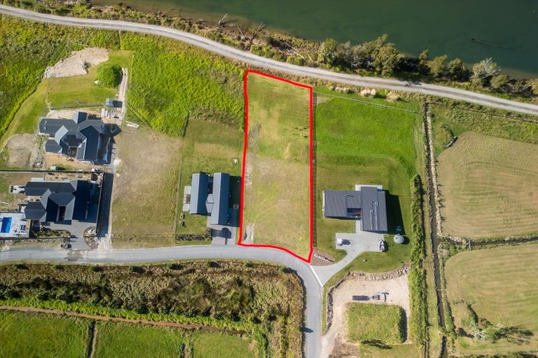 Photo of property in 14 Te Ara O Tahataharoa, Te Puna, Tauranga, 3176