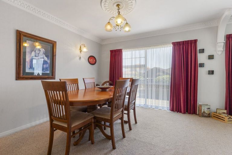 Photo of property in 2 Webb Avenue, Levin, 5510